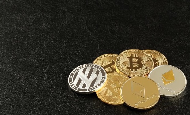 包含币安遭遇大幅下滑超80%，投资者恐慌性抛售！的词条
