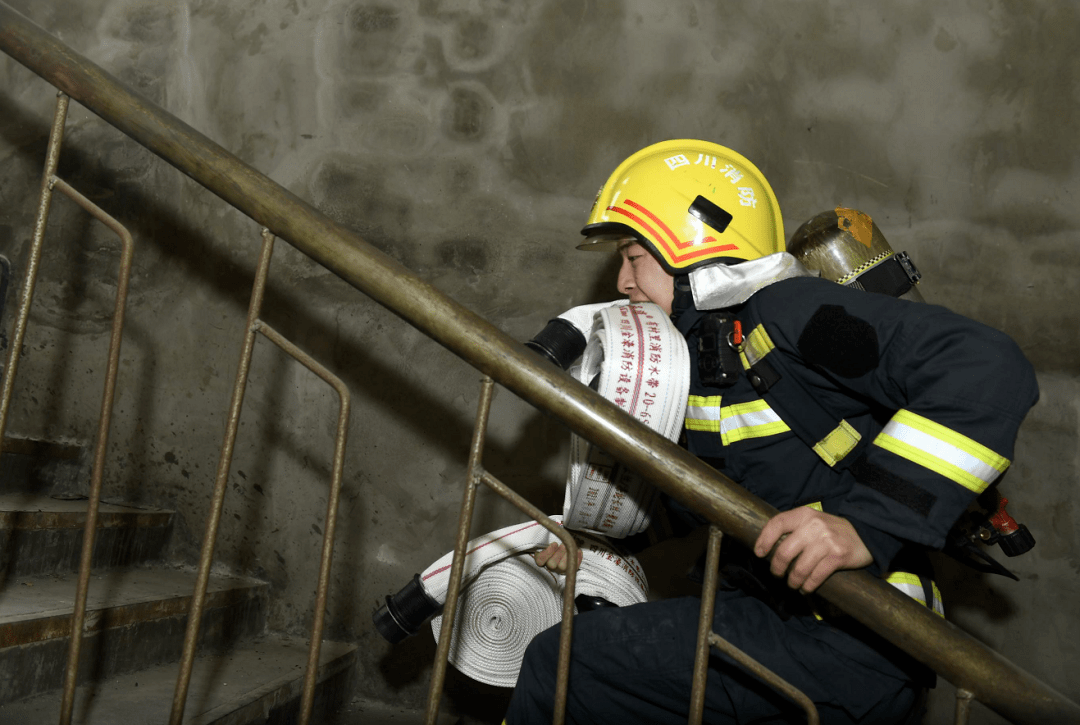 柔道小组赛，姑苏玄武队与江畔闪电队读秒扳平，体能对抗拉满！黑马成最大惊喜