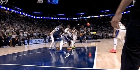 雪域战狼队对阵齐鲁朱雀队，击剑常规赛险胜，内线统治篮板——赛后更衣室沸腾的简单介绍